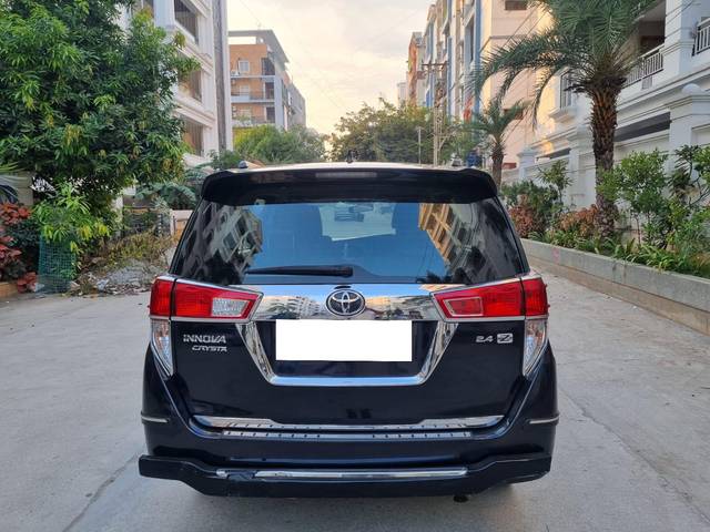https://images10.gaadi.com/usedcar_image/3698325/original/processed_img2926379__used_car_2926379_1701466797.jpg?imwidth=6401