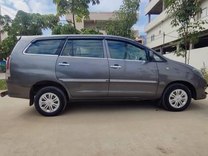 Toyota Innova 2.5 G (Diesel) 7 Seater BS IV Toyota Innova 2.5 G (Diesel) 7 Seater BS IV