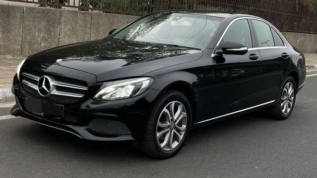 https://images10.gaadi.com/usedcar_image/3698327/original/img2926381__used_car_2926381_1701581844.jpg?imwidth=6401