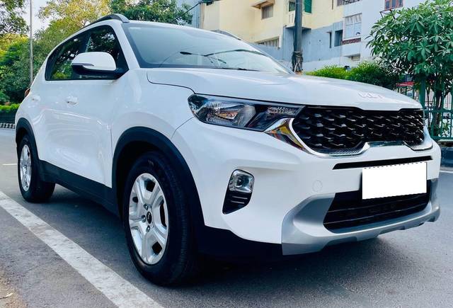 https://images10.gaadi.com/usedcar_image/3698345/original/processed_img2926386__used_car_2926386_1701486657.jpg?imwidth=6400