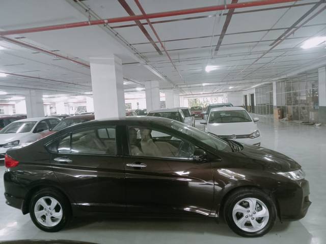 https://images10.gaadi.com/usedcar_image/3698472/original/img2926432__used_car_2926432_1701495197.jpg?imwidth=6401