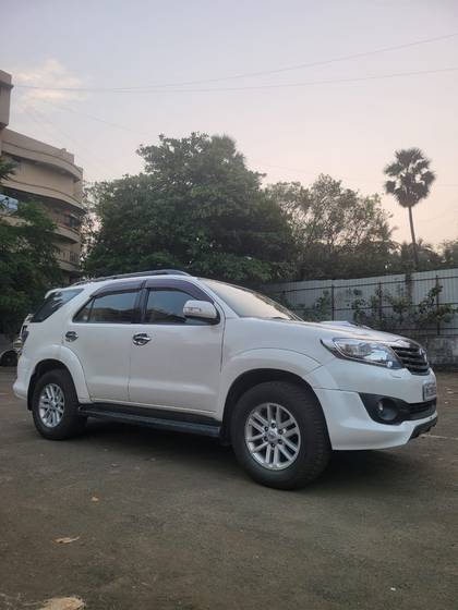 Toyota Fortuner 4x2 AT Toyota Fortuner 4x2 AT