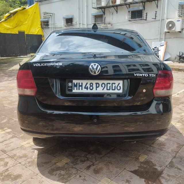 https://images10.gaadi.com/usedcar_image/3698559/original/processed_img2926468__usedcar_2_42001701498134_1701498165.jpeg?imwidth=6400