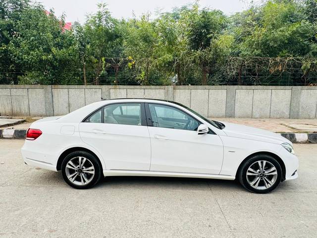 https://images10.gaadi.com/usedcar_image/3698568/original/img2926473__usedcar_photo_2023_11_30_15_52_52_7601701498375_1701498407.jpg?imwidth=6401