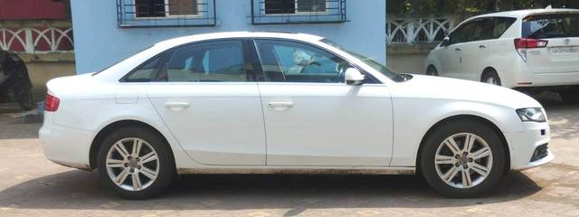 https://images10.gaadi.com/usedcar_image/3698592/original/processed_img2926492__usedcar_3_42001701498860_1701498881.jpeg?imwidth=6401
