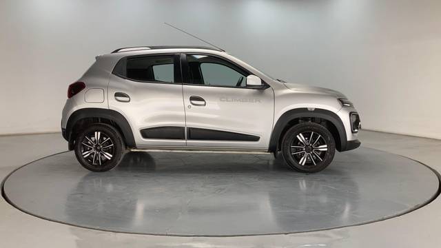 https://images10.gaadi.com/usedcar_image/3698610/original/processed_img2926503__usedcar_3_276591701499384_1701499452.jpg?imwidth=6401