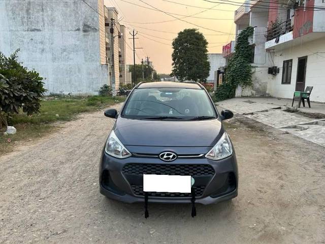 https://images10.gaadi.com/usedcar_image/3698614/original/processed_f0c7ee24-34c4-4136-a7de-1839e5beb337.jpg?imwidth=6400