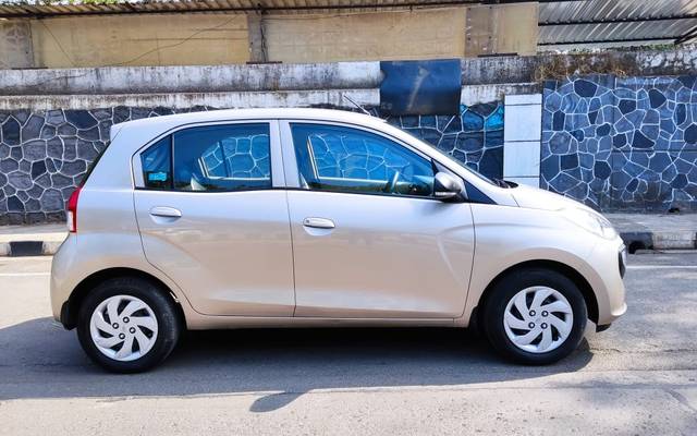 https://images10.gaadi.com/usedcar_image/3698617/original/img2926507__used_car_2926507_1701499915.jpg?imwidth=6401