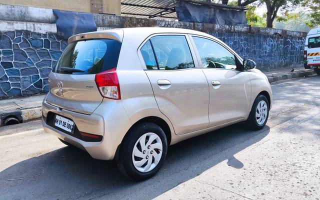 https://images10.gaadi.com/usedcar_image/3698617/original/processed_img2926507__used_car_2926507_1701499937.jpg?imwidth=6402