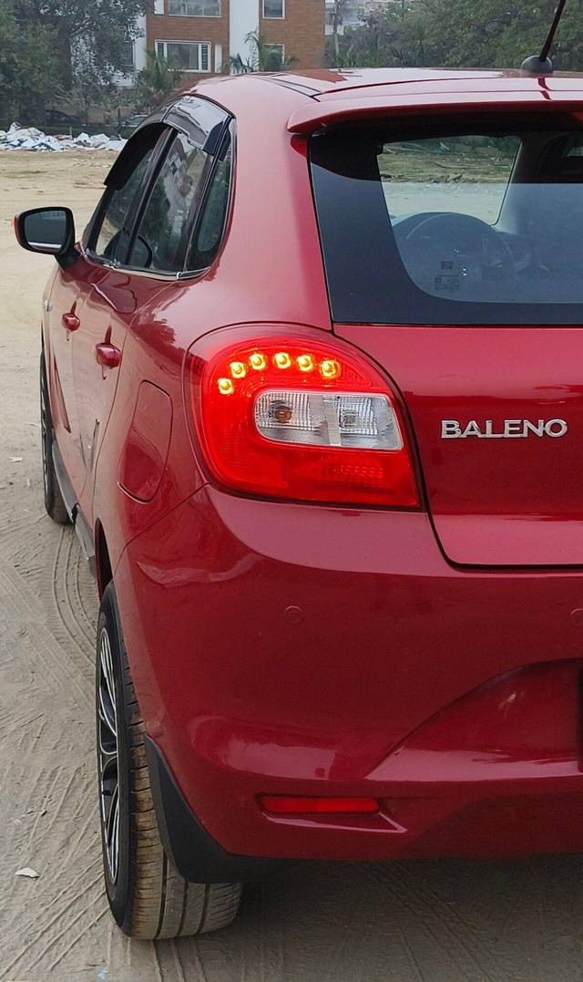 https://images10.gaadi.com/usedcar_image/3698634/original/processed_img2926513__used_car_2926513_1701500264.jpg?imwidth=6402