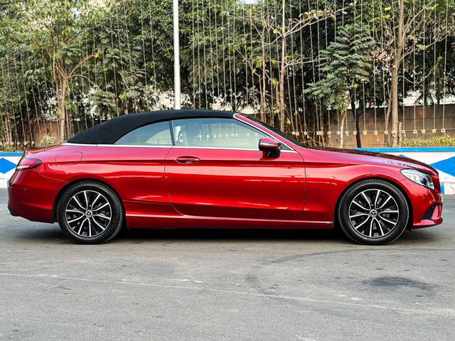 https://images10.gaadi.com/usedcar_image/3698662/original/img2926526__used_car_2926526_1701501096.jpg?imwidth=6401