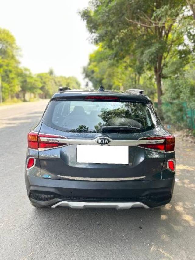 https://images10.gaadi.com/usedcar_image/3698666/original/processed_dc08a77b-3f91-4a28-8a07-774fdc80bd02.jpg?imwidth=6402