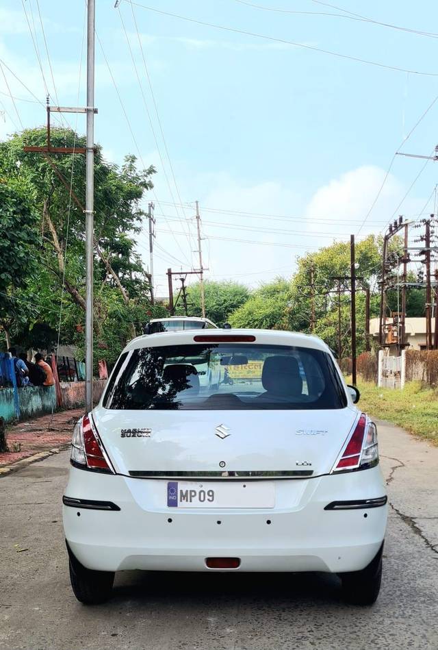 https://images10.gaadi.com/usedcar_image/3698667/original/processed_img2926527__used_car_2926527_1701501165.jpg?imwidth=6402