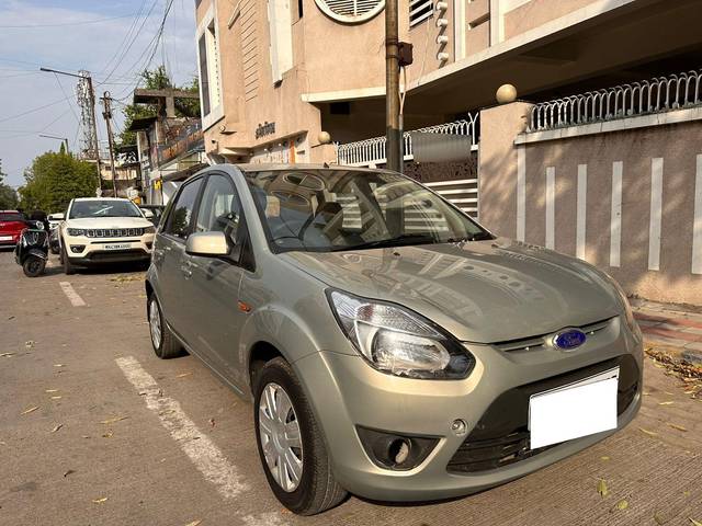 https://images10.gaadi.com/usedcar_image/3698673/original/processed_img2926532__used_car_2926532_1701501343.jpg?imwidth=6400