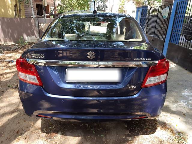 https://images10.gaadi.com/usedcar_image/3698674/original/processed_img2926533__used_car_2926533_1701501419.jpg?imwidth=6402