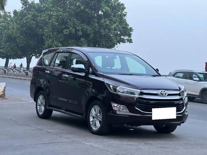 Toyota Innova Crysta 2.4 ZX MT Toyota Innova Crysta 2.4 ZX MT