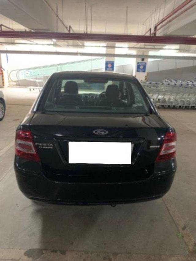https://images10.gaadi.com/usedcar_image/3698704/original/processed_e03bcc2b-4149-4990-9116-8e4a3a26ad81.jpeg?imwidth=6401