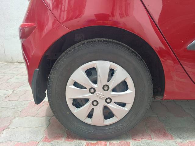 https://images10.gaadi.com/usedcar_image/3698714/original/img2926560__usedcar_10_2741701502311_1701502349.jpg?imwidth=6402