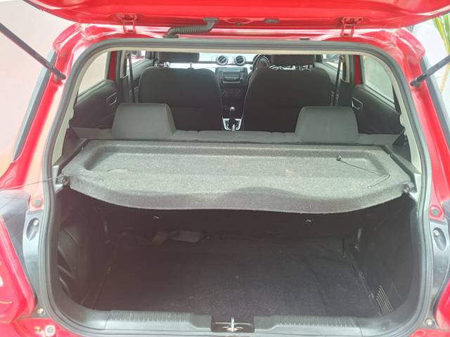 https://images10.gaadi.com/usedcar_image/3698720/original/img2926562__usedcar_7_2741701502478_1701502488.jpg?imwidth=6402