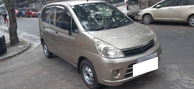https://images10.gaadi.com/usedcar_image/3698724/original/processed_img2926566__used_car_2926566_1701502606.jpg?imwidth=6400