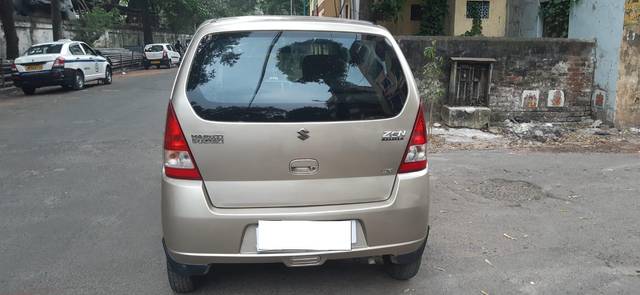 https://images10.gaadi.com/usedcar_image/3698724/original/processed_img2926566__used_car_2926566_1701502617.jpg?imwidth=6402