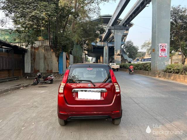 https://images10.gaadi.com/usedcar_image/3698731/original/processed_img2926571__used_car_2926571_1701502962.jpg?imwidth=6401