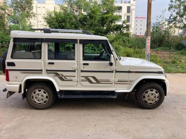 https://images10.gaadi.com/usedcar_image/3698732/original/processed_e928cb1d-affc-41ef-9438-3bb1514ff235.jpg?imwidth=6401