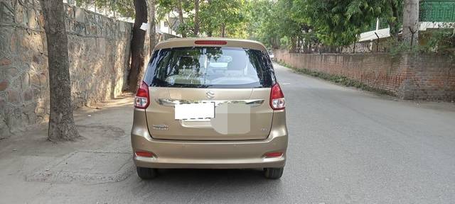 https://images10.gaadi.com/usedcar_image/3698733/original/processed_img2926572__usedcar_img_20231202_wa0254_30581701502811_1701502863.jpg?imwidth=6401