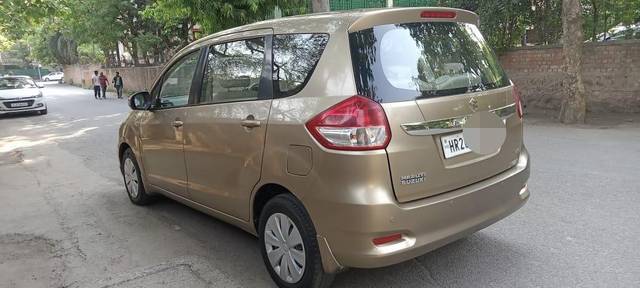 https://images10.gaadi.com/usedcar_image/3698733/original/processed_img2926572__usedcar_img_20231202_wa0255_30581701502811_1701502860.jpg?imwidth=6402