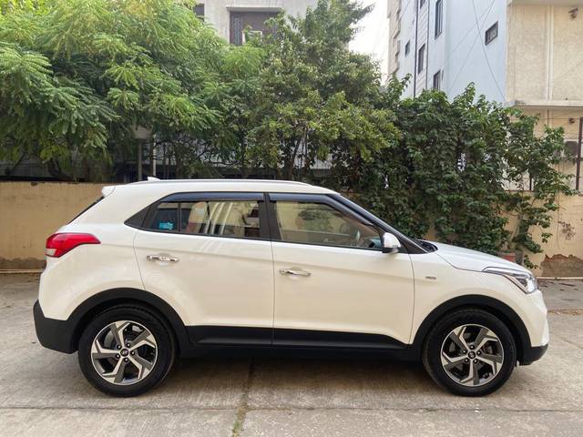 https://images10.gaadi.com/usedcar_image/3698748/original/img2926581__used_car_2926581_1701514326.jpg?imwidth=6401