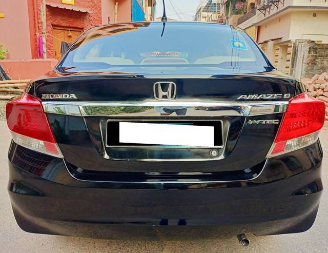 https://images10.gaadi.com/usedcar_image/3698752/original/processed_img2926583__used_car_2926583_1701521135.jpg?imwidth=6402