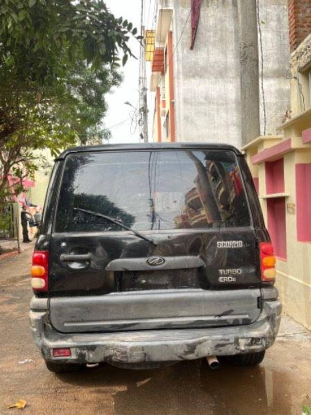 https://images10.gaadi.com/usedcar_image/3698755/original/processed_ae631852-199a-4abe-83a0-42fbd4caccc2.jpeg?imwidth=6401