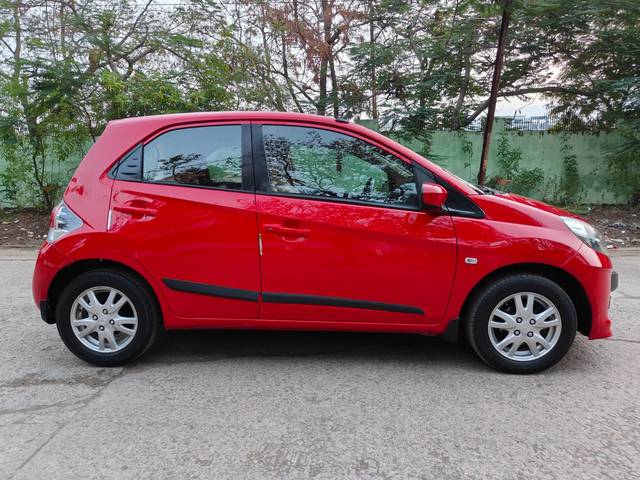 https://images10.gaadi.com/usedcar_image/3698772/original/img2926601__used_car_2926601_1701758731.jpg?imwidth=6401