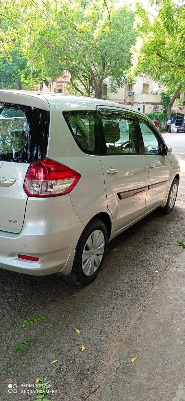 https://images10.gaadi.com/usedcar_image/3698786/original/processed_img2926612__usedcar_img_20231202_wa0284_30581701503957_1701504001.jpg?imwidth=6402