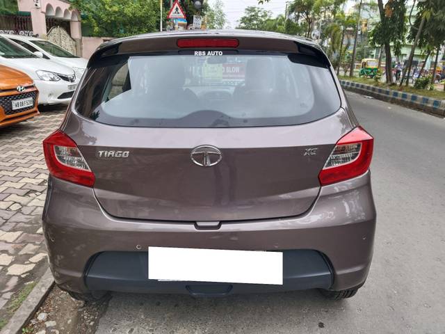 https://images10.gaadi.com/usedcar_image/3698801/original/processed_img2926622__used_car_2926622_1702013722.jpg?imwidth=6402