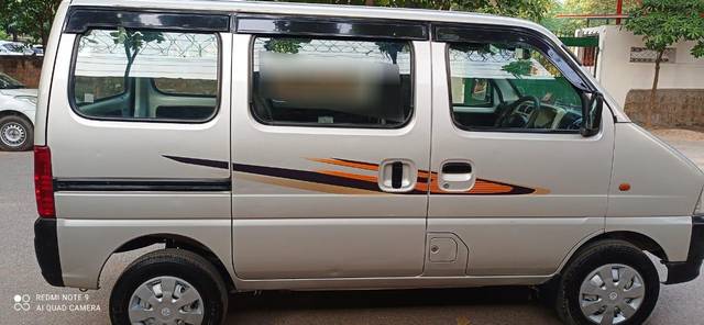 https://images10.gaadi.com/usedcar_image/3698808/original/processed_img2926625__usedcar_img_20231202_wa0296_30581701504584_1701504641.jpg?imwidth=6401