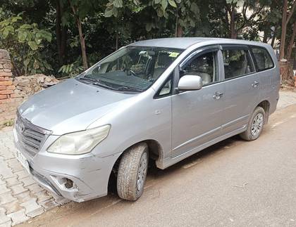 Toyota Innova 2.5 G (Diesel) 8 Seater BS IV Toyota Innova 2.5 G (Diesel) 8 Seater BS IV