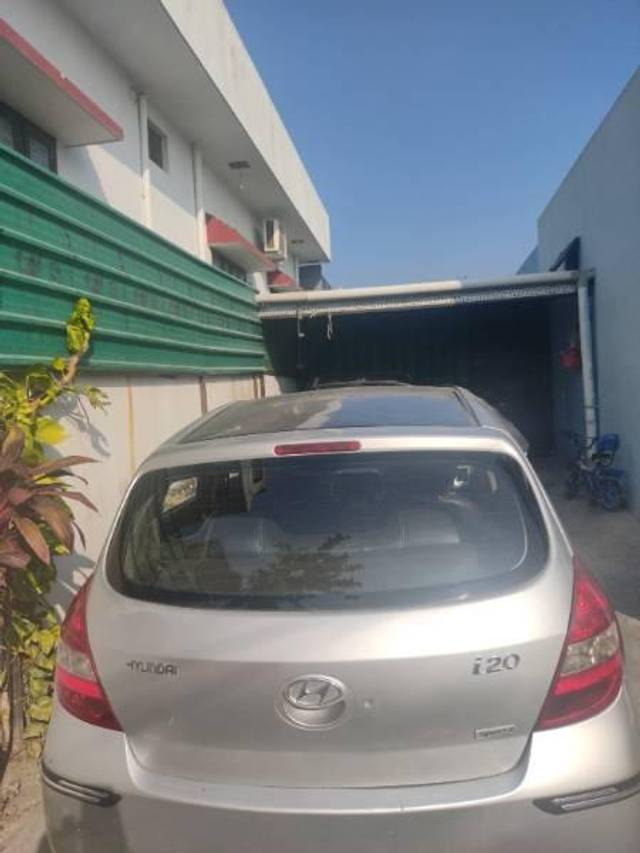 https://images10.gaadi.com/usedcar_image/3698865/original/processed_397a8051-0f56-4399-9ea7-ff059eaecf05.jpg?imwidth=6401
