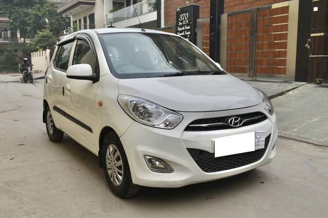 https://images10.gaadi.com/usedcar_image/3698867/original/processed_img2926656__used_car_2926656_1701506387.jpg?imwidth=6400