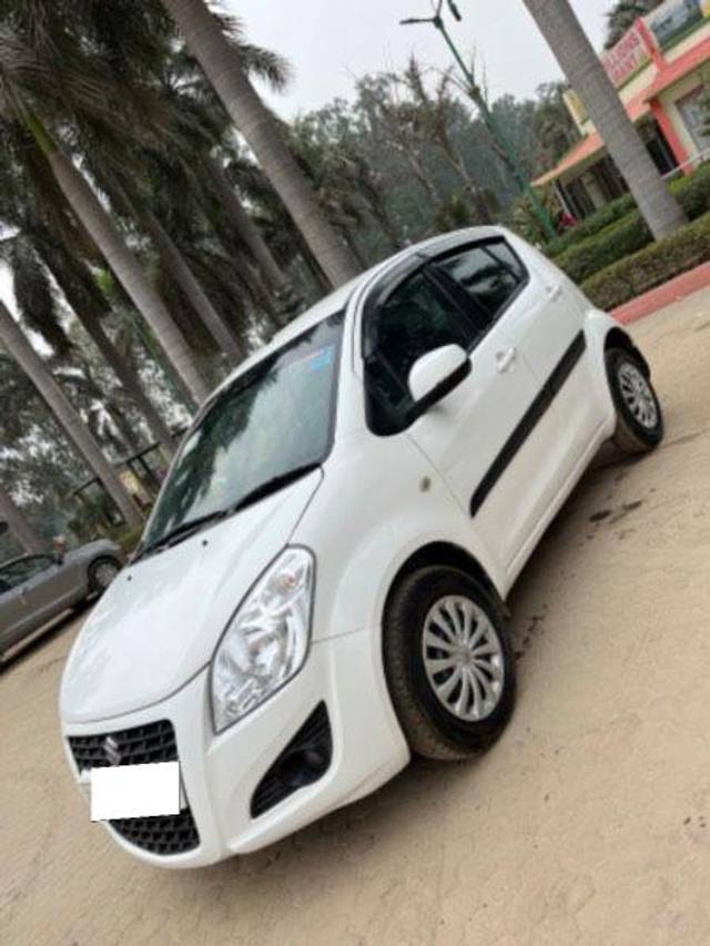 https://images10.gaadi.com/usedcar_image/3698870/original/processed_1279a834-8900-424c-8a29-c59ad366edf0.jpeg?imwidth=6400