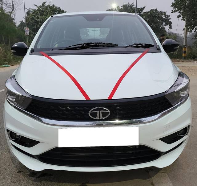 https://images10.gaadi.com/usedcar_image/3698892/original/processed_img2926670__used_car_2926670_1701507415.jpg?imwidth=6402