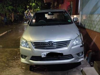 Toyota Innova 2.5 G (Diesel) 8 Seater BS IV Toyota Innova 2.5 G (Diesel) 8 Seater BS IV