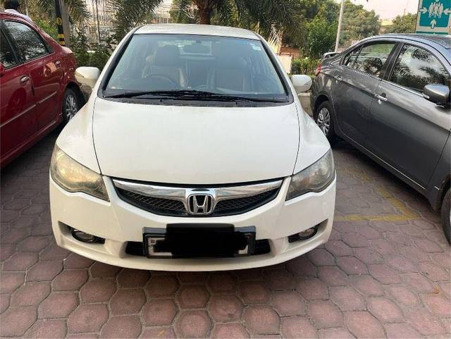 https://images10.gaadi.com/usedcar_image/3698931/original/processed_72b723c7-4d00-421c-9be6-8ed917f0974f.jpeg?imwidth=6401