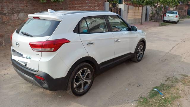 https://images10.gaadi.com/usedcar_image/3698945/original/processed_img2926699__used_car_2926699_1701509067.jpg?imwidth=6401
