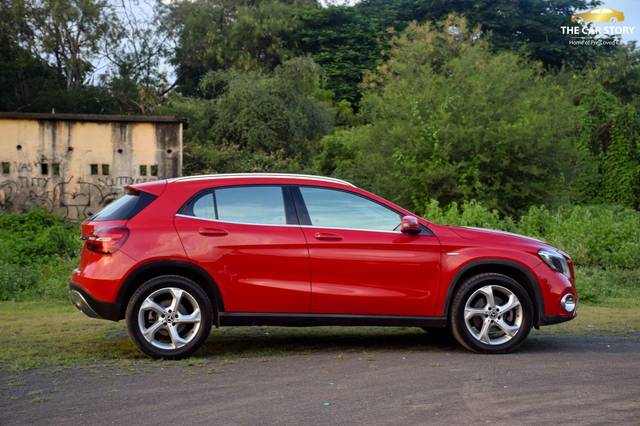 https://images10.gaadi.com/usedcar_image/3698977/original/processed_img2926723__usedcar_whatsappimage2023_12_02at30711pm_6__2926723_1701510093.jpeg?imwidth=6401