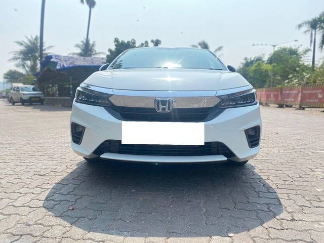 https://images10.gaadi.com/usedcar_image/3698989/original/processed_img2926729__used_car_2926729_1701510193.jpg?imwidth=6400