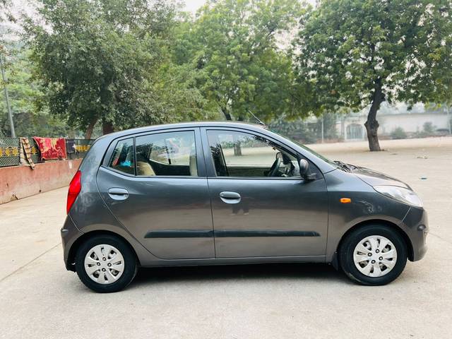 https://images10.gaadi.com/usedcar_image/3698997/original/img2926732__used_car_2926732_1701510159.jpg?imwidth=6401