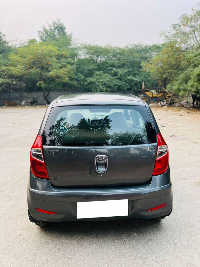 https://images10.gaadi.com/usedcar_image/3698997/original/processed_img2926732__used_car_2926732_1701510208.jpg?imwidth=6402
