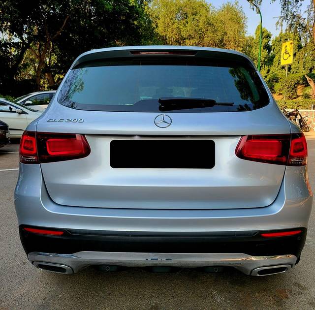 https://images10.gaadi.com/usedcar_image/3699019/original/processed_img2926744__used_car_2926744_1701510978.jpg?imwidth=6401