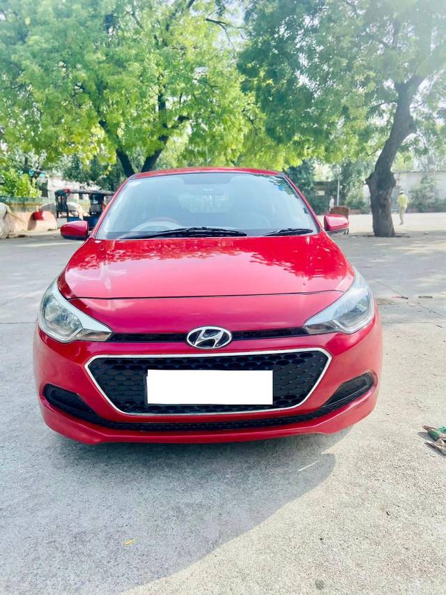 https://images10.gaadi.com/usedcar_image/3699021/original/processed_img2926745__used_car_2926745_1701511019.jpg?imwidth=6402